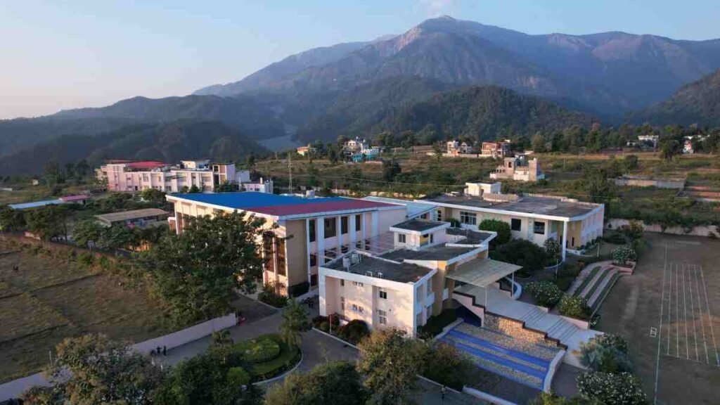 Engineering Individual Brilliance: Why True Adaptive Learning Redefines Girls' Education 1 Vantage Hall Girls Residential School, best boarding school in Dehradun, girls boarding school Uttarakhand, adaptive learning model, personalized learning for girls, STEM education for girls, multi-teacher cohort, CBSE girls boarding school, IIT Madras School Connect, student teacher ratio 1:5